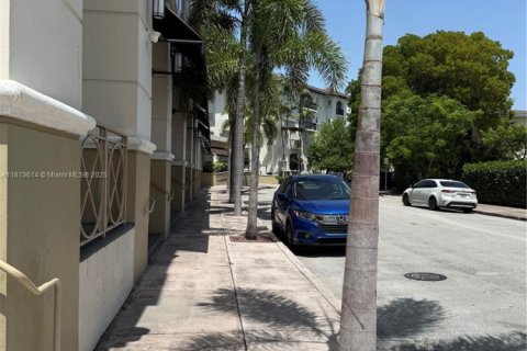 Commercial property in Coral Gables, Florida № 1766386 - photo 5