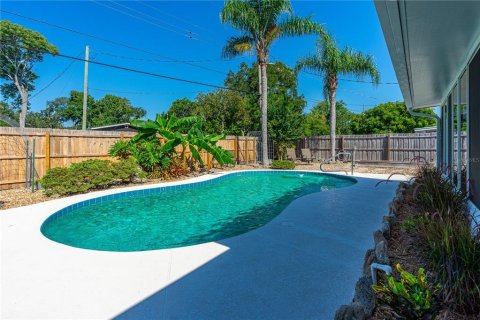 House in South Daytona, Florida 3 bedrooms, 121.33 sq.m. № 1854208 - photo 6