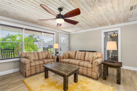 House in South Daytona, Florida 3 bedrooms, 121.33 sq.m. № 1854208 - photo 21