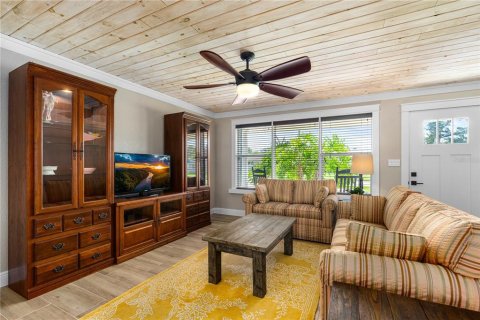 House in South Daytona, Florida 3 bedrooms, 121.33 sq.m. № 1854208 - photo 20