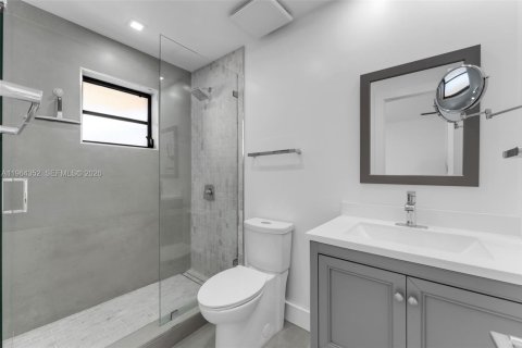 Adosado en venta en Miami, Florida, 2 dormitorios, 124.49 m2 № 2027828 - foto 12