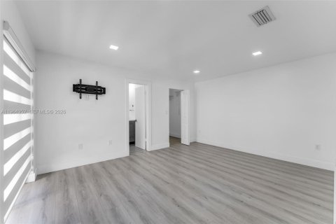 Adosado en venta en Miami, Florida, 2 dormitorios, 124.49 m2 № 2027828 - foto 10