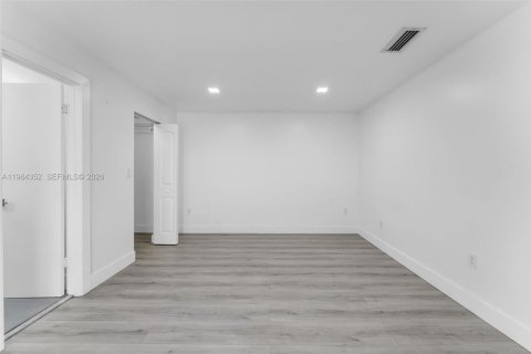 Adosado en venta en Miami, Florida, 2 dormitorios, 124.49 m2 № 2027828 - foto 11