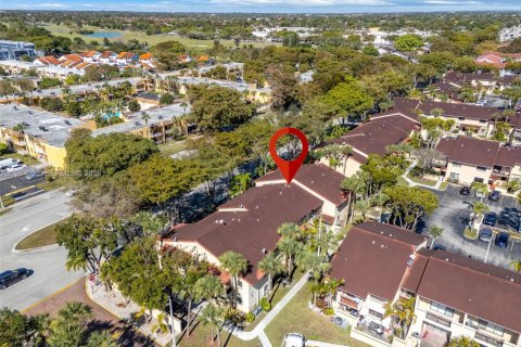 Touwnhouse à vendre à Miami, Floride: 2 chambres, 124.49 m2 № 2027828 - photo 27