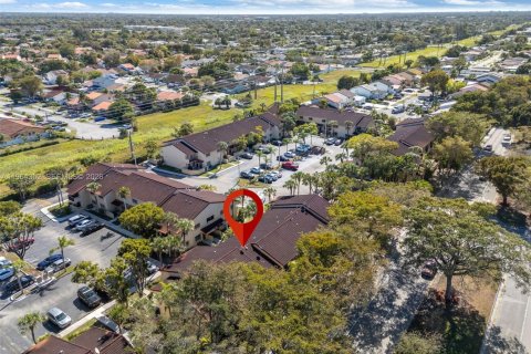 Adosado en venta en Miami, Florida, 2 dormitorios, 124.49 m2 № 2027828 - foto 23