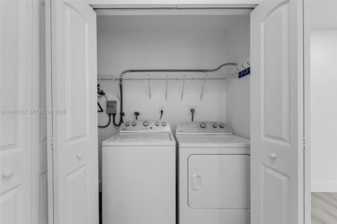 Adosado en venta en Miami, Florida, 2 dormitorios, 124.49 m2 № 2027828 - foto 16