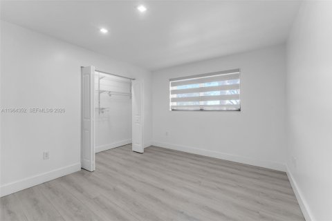 Adosado en venta en Miami, Florida, 2 dormitorios, 124.49 m2 № 2027828 - foto 13