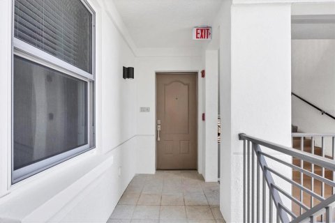 Condo in Englewood, Florida, 3 bedrooms № 2396771 - photo 3