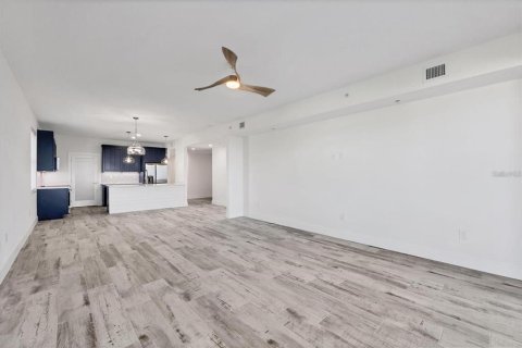 Condo in Englewood, Florida, 3 bedrooms № 2396771 - photo 4