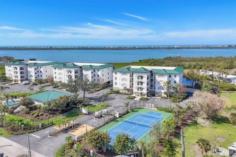 Condo in Englewood, Florida, 3 bedrooms № 2396771