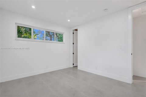 House in Hollywood, Florida 4 bedrooms, 230.12 sq.m. № 1836205 - photo 28