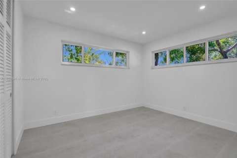 House in Hollywood, Florida 4 bedrooms, 230.12 sq.m. № 1836205 - photo 9