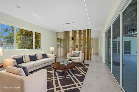 House in Hollywood, Florida 4 bedrooms, 230.12 sq.m. № 1836205 - photo 4