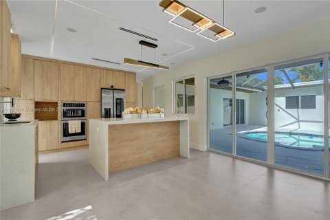 House in Hollywood, Florida 4 bedrooms, 230.12 sq.m. № 1836205 - photo 30