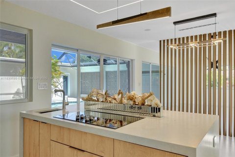 House in Hollywood, Florida 4 bedrooms, 230.12 sq.m. № 1836205 - photo 20