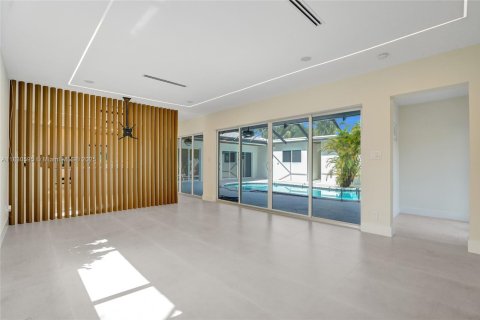 House in Hollywood, Florida 4 bedrooms, 230.12 sq.m. № 1836205 - photo 23