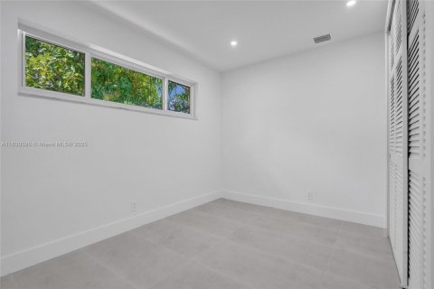 House in Hollywood, Florida 4 bedrooms, 230.12 sq.m. № 1836205 - photo 25