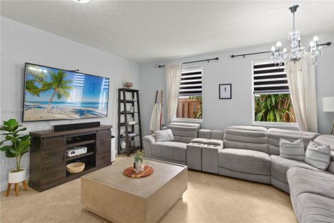 Touwnhouse à vendre à Miami, Floride: 4 chambres, 182 m2 № 2002945 - photo 8