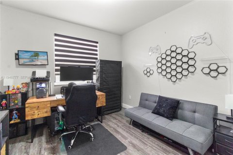 Touwnhouse à vendre à Miami, Floride: 4 chambres, 182 m2 № 2002945 - photo 27