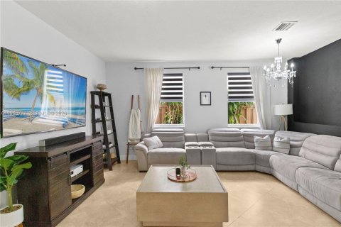 Touwnhouse à vendre à Miami, Floride: 4 chambres, 182 m2 № 2002945 - photo 7