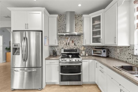 Touwnhouse à vendre à Miami, Floride: 4 chambres, 182 m2 № 2002945 - photo 17