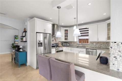 Touwnhouse à vendre à Miami, Floride: 4 chambres, 182 m2 № 2002945 - photo 14