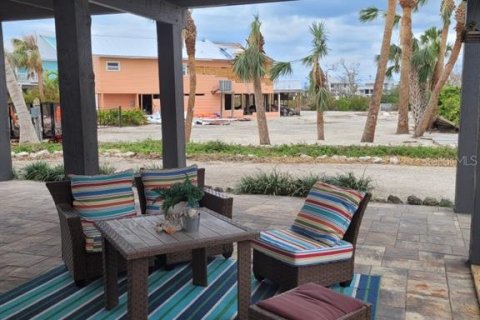 House in Boca Grande, Florida 3 bedrooms, 231.14 sq.m. № 1529074 - photo 5