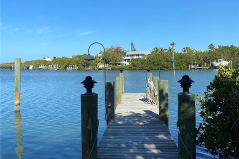 House in Boca Grande, Florida 3 bedrooms, 231.14 sq.m. № 1529074 - photo 27