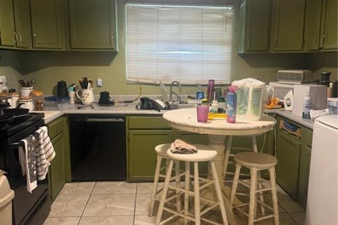 Casa en venta en Tampa, Florida, 2 dormitorios, 111.39 m2 № 2224740 - foto 8
