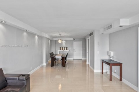 Condominio en venta en Miami Beach, Florida, 1 dormitorio, 84.54 m2 № 1814414 - foto 5