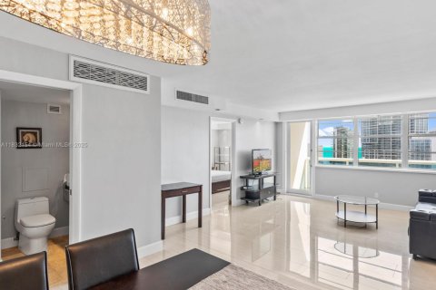 Condominio en venta en Miami Beach, Florida, 1 dormitorio, 84.54 m2 № 1814414 - foto 2