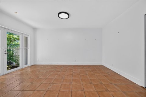Villa ou maison à louer à Pinecrest, Floride: 3 chambres, 141.77 m2 № 2292155 - photo 5