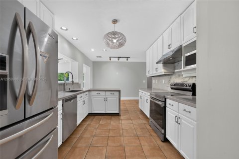 Villa ou maison à louer à Pinecrest, Floride: 3 chambres, 141.77 m2 № 2292155 - photo 19