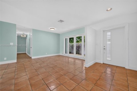 Villa ou maison à louer à Pinecrest, Floride: 3 chambres, 141.77 m2 № 2292155 - photo 7