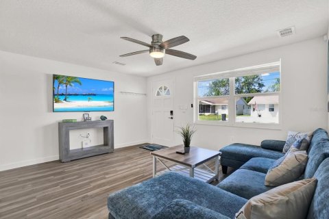 Villa ou maison à vendre à Hudson, Floride: 2 chambres, 89.93 m2 № 2142942 - photo 3