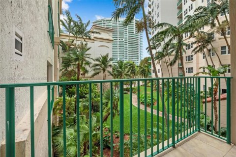 Condo in Aventura, Florida, 1 bedroom  № 2090654 - photo 13