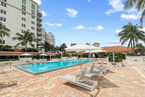 Condo in Aventura, Florida, 1 bedroom  № 2090654 - photo 25