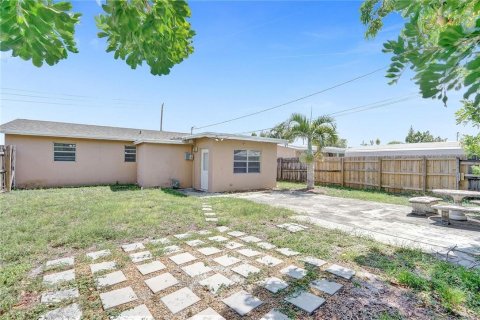 Villa ou maison à louer à Davie, Floride: 3 chambres, 110.46 m2 № 2390123 - photo 24