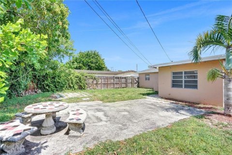 Villa ou maison à louer à Davie, Floride: 3 chambres, 110.46 m2 № 2390123 - photo 26