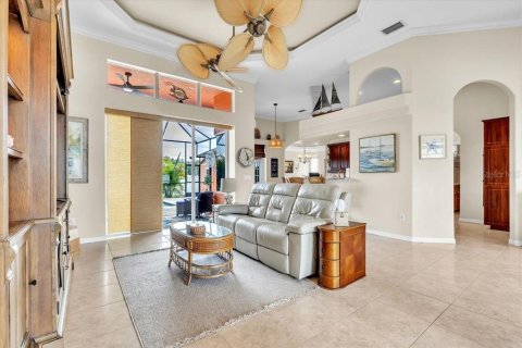 Villa ou maison à vendre à Port Charlotte, Floride: 3 chambres, 220.64 m2 № 2409004 - photo 6