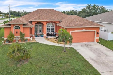 Villa ou maison à Port Charlotte, Floride 3 chambres, 220.64 m2 № 2409004