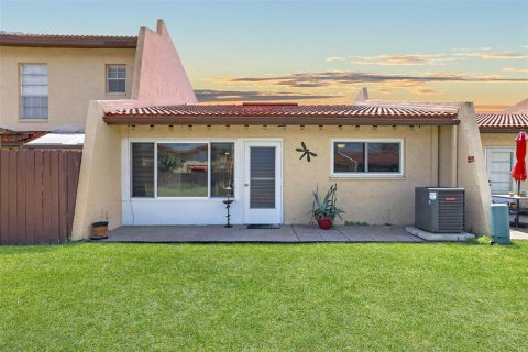 Copropriété à vendre à Largo, Floride: 2 chambres, 96.15 m2 № 2214211 - photo 3
