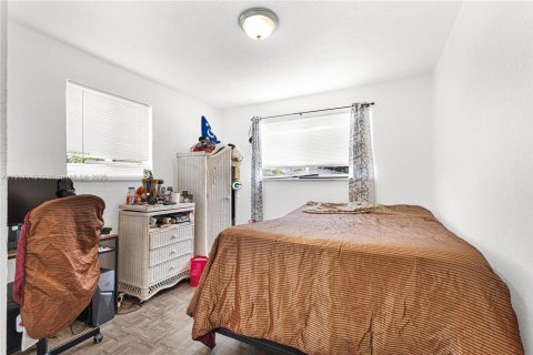 Commercial property in Miami, Florida 133.78 sq.m. № 1973400 - photo 3