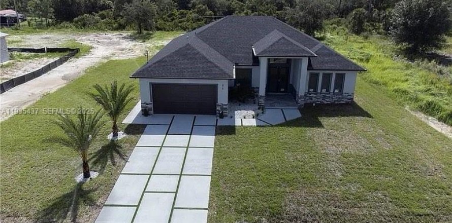 Casa en Lehigh Acres, Florida 4 dormitorios № 1993673