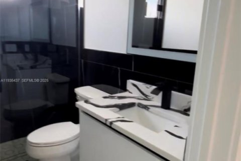 Casa en alquiler en Lehigh Acres, Florida, 4 dormitorios № 1993673 - foto 14