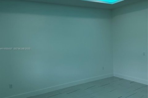 Casa en alquiler en Lehigh Acres, Florida, 4 dormitorios № 1993673 - foto 8