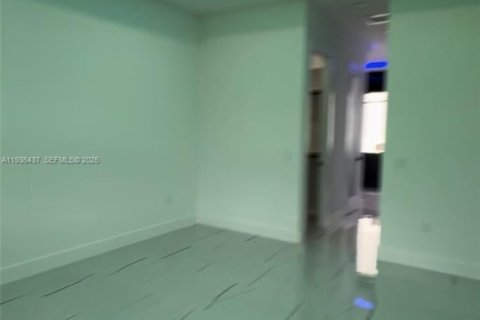 Casa en alquiler en Lehigh Acres, Florida, 4 dormitorios № 1993673 - foto 10