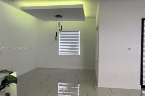 Casa en alquiler en Lehigh Acres, Florida, 4 dormitorios № 1993673 - foto 15