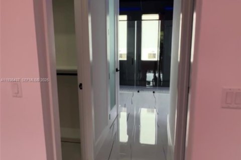 Casa en alquiler en Lehigh Acres, Florida, 4 dormitorios № 1993673 - foto 11