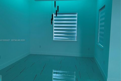 Casa en alquiler en Lehigh Acres, Florida, 4 dormitorios № 1993673 - foto 9